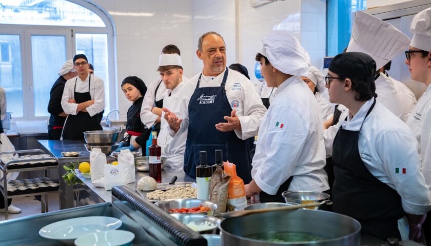 Il pesce azzurro di Flotta Blu: i sogni, le speranze e le ricette dei venti giovani ambasciatori campani