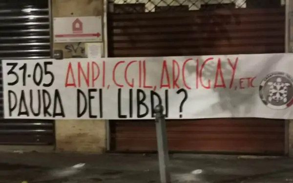 Salerno striscione intimidatorio sotto la sede della Cgil, presidio oggi in via Manzo