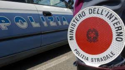 Angri, trovato con la droga dalla polstrada: 46enne denunciato