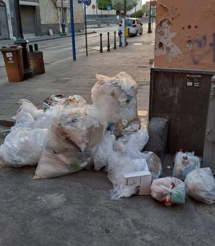 Conferimento rifiuti dopo le 22.30 a Scafati, Aliberti: “Ho sospeso l’ordinanza in attesa di un confronto con i commercianti”