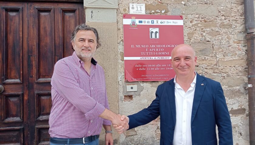 L’onorevole Pino Bicchielli ad Agropoli incontra gli amministratori locali, sopralluogo dinanzi l’Antiquarium