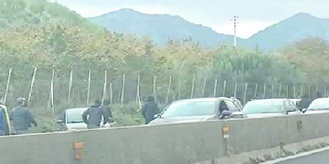 Scontri ultras di Avellino e Paganese in autostrada, 20 indagati