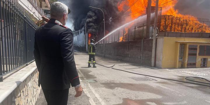 Fiamme all’interno dell’industria conserviera tra Angri e Sant’Antonio Abate