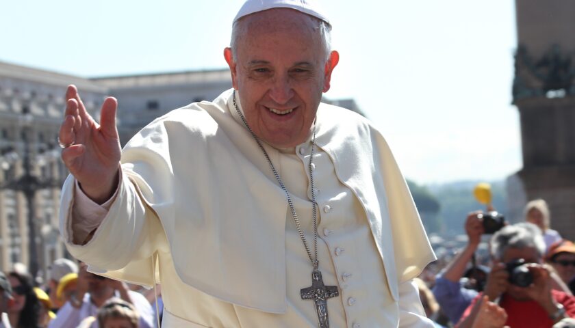 Morte Papa Francesco, De Luca: si è spenta la voce della pace