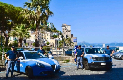 Polizia, controlli a tutto campo a Cetara