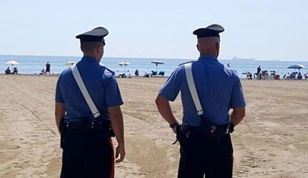 Bimba scompare in spiaggia, ritrovata dopo un’ora