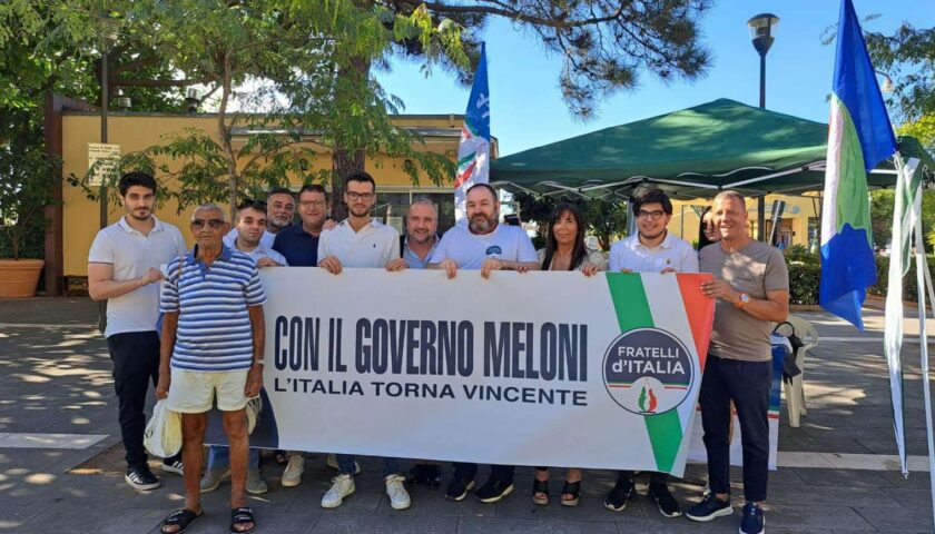 Risultati del governo Meloni, manifestazione a Vietri sul Mare