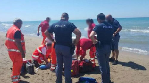 Tragedia in mare a Capaccio/Paestum: donna muore dopo un malore