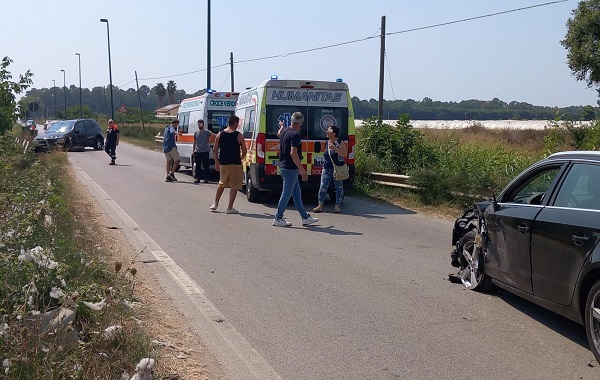 Eboli, incidente sulla Sp 30 per il mare: due feriti