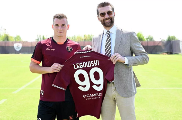 La Salernitana ufficializza il centrocampista Mateusz Legowski