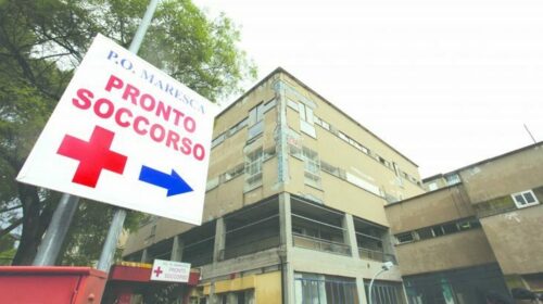 Tenta di aggredire infermiere e ruba pistola a guardia giurata: bloccato