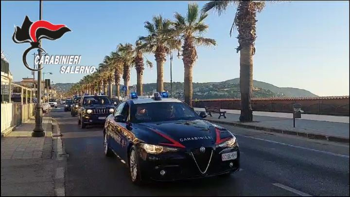 Controlli straordinari dei carabinieri Salerno: raffica di segnalazioni, multe e denunce