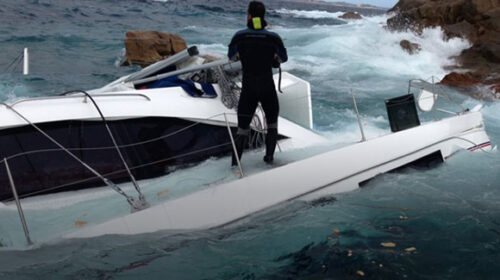 Pioggia e vento, imbarcazione affonda a largo di Amalfi: due persone salvate
