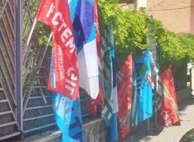 Vertenza Fos/Prysmian di Battipaglia, presidio dei lavoratori a Confindustria Salerno