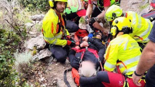 Cade sul Sentiero degli Dei, salvata turista canadese