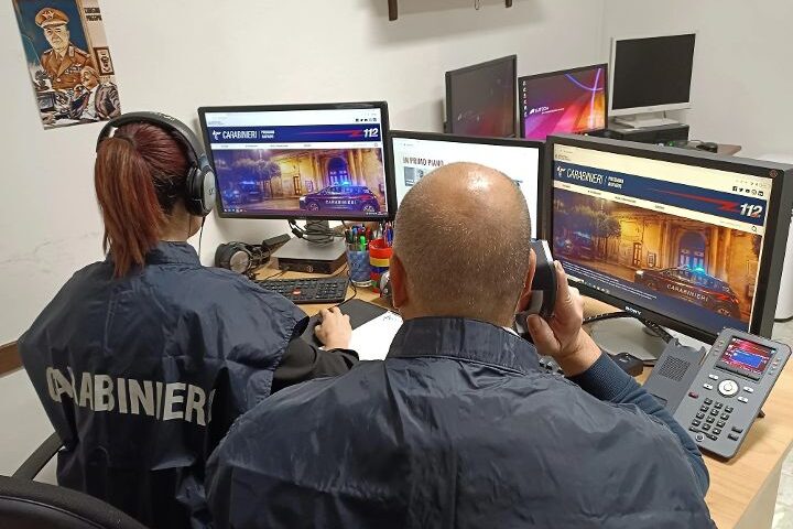 Vendeva droga dal web, arrestato un 16enne di Salerno