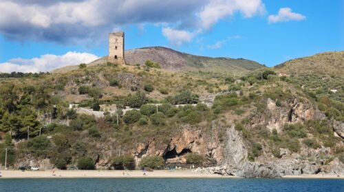 CONTINUANO GLI SCAVI NELLE GROTTE DEL POGGIO E DELLA CALA A MARINA DI CAMEROTA