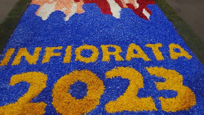 San Valentino Torio, ultimo giorno dell’Infiorata di Casatori