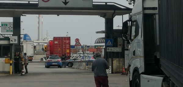 Incidente mortale nel porto di Salerno, si risveglia dal coma l’altro ufficiale ferito