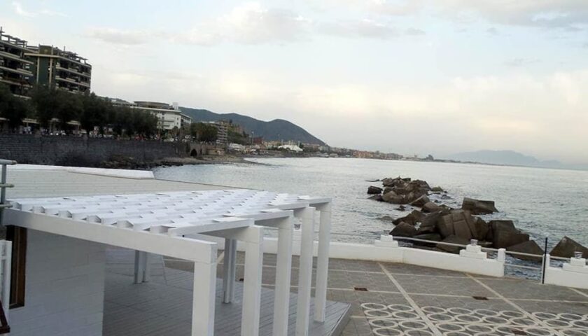 Salerno, Pessolano. “Il Comune lo recuperi il solarium di piazza della Concordia”