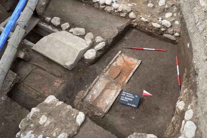 Una necropoli di età romana di notevole rilevanza scoperta nel centro di Battipaglia