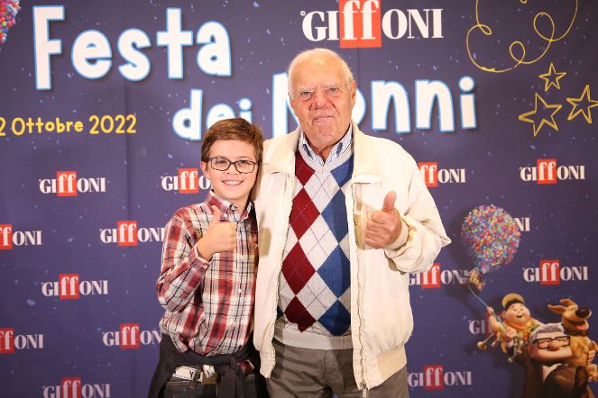 L’8 OTTOBRE GIFFONI VALLE PIANA CELEBRA I NONNI