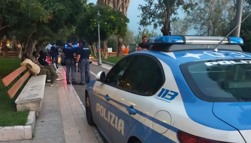 Salerno, controlli della polizia sul Lungomare Trieste