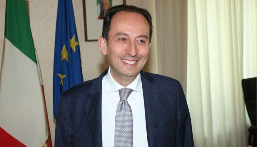 Salerno, si è insediato il nuovo prefetto Francesco Esposito