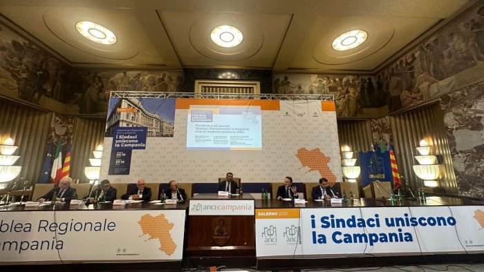 Riunione degli amministratori campani a Salerno tra sicurezza e risorse finanziarie