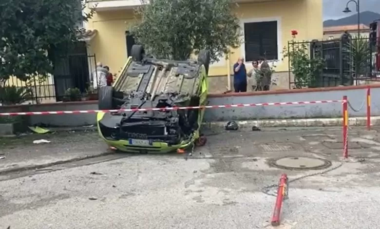 Mercato San Severino, auto si ribalta: ferito 20enne