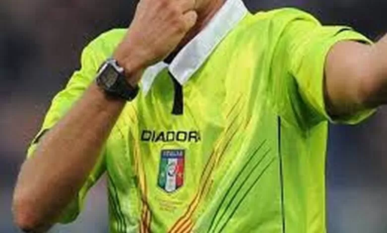 Arbitro accusa un malore in campo: gara della Cavese rinviata