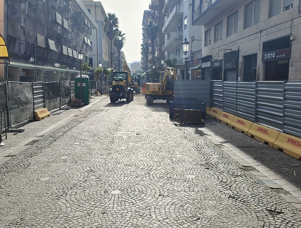 Cantiere Corso Vittorio Emanuele a Salerno, la società che si occupa dei lavori studia alternative
