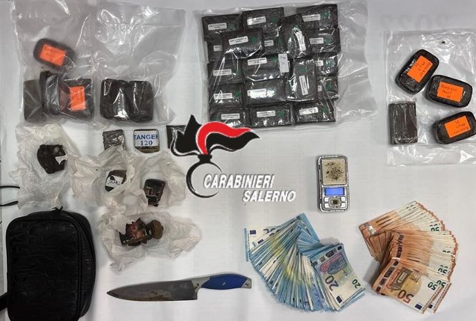 Salerno, scoperto con 3,5 kg di droga: arrestato salernitano