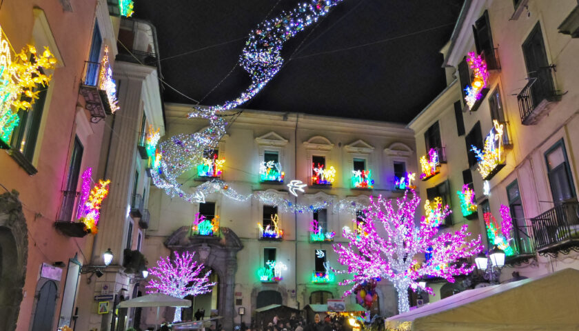 Pastbook, anche le Luci di Salerno tra le più fotografate su Instagram per Natale