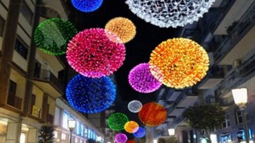 Luci d’Artista, ieri tante presenze a Salerno: oggi attesi altri 76 pullman
