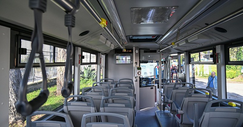Dieci bus elettrici consegnati alla città di Salerno