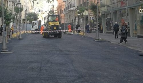 Salerno, ripavimentazione al corso: lunedì ripresa dei lavori, un anno per portarli a termine