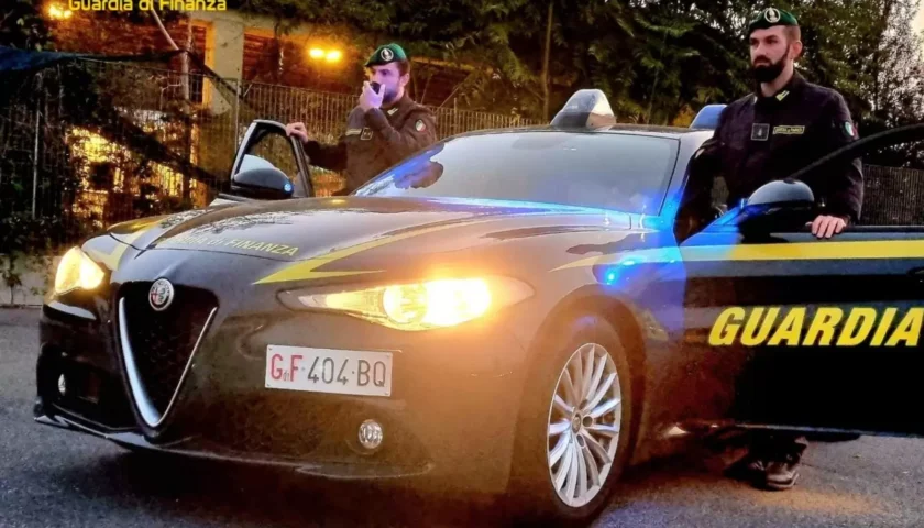 Droga e bombe carta nel magazzino a San Marzano sul Sarno: napoletano nei guai