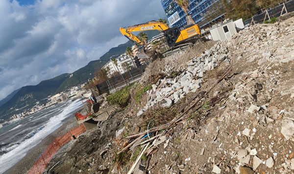 Salerno, bonifica e riqualificazione per l’area delle ex giostrine sul lungomare Colombo,