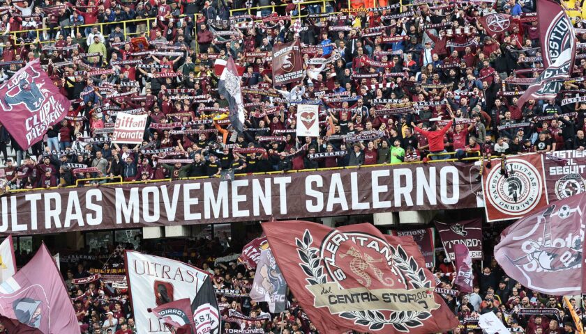 Salernitana, il centro coordinamento protesta sul costo degli abbonamenti