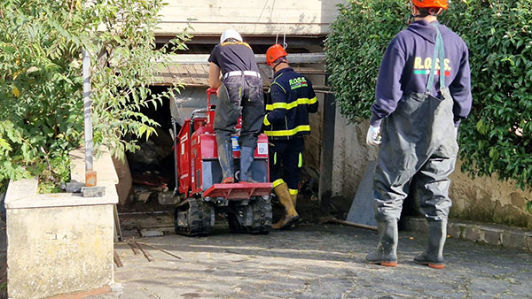 Pellezzano, partiti i volontari della Protezione Civile per aiutare gli alluvionati in Toscana