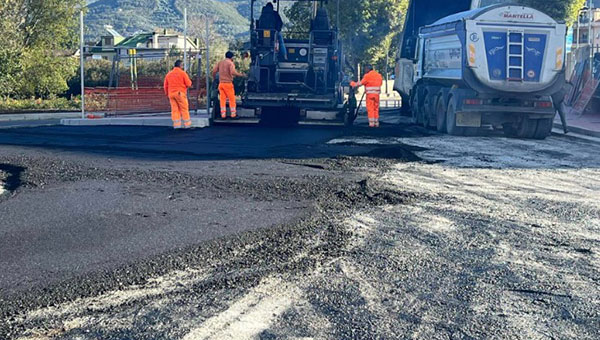 Baronissi, finiti i lavori di pavimentazione: lunedì riapertura di via Allende