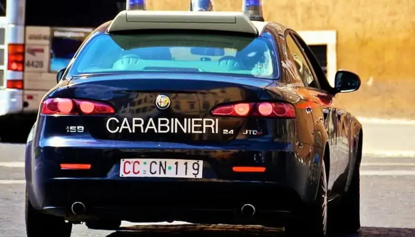 Torna ad avvicinarsi alla ex, arrestato ebolitano