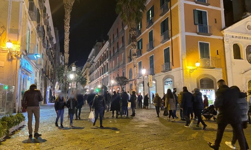 Salerno, agente polizia penitenziaria aggredito a pugni sul corso Vittorio Emanuele