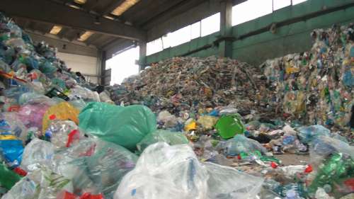 Dossier di Legambiente: In Campania conferiti 450.185 tonnellate di rifiuti da imballaggio