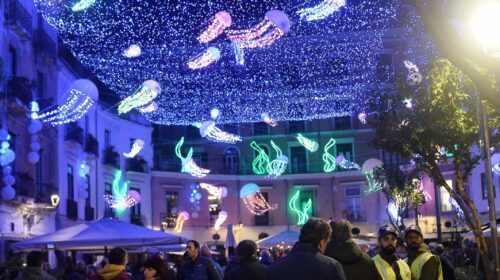 Salerno, tanta gente in strada per la prima domenica della 18esima edizione di Luci d’Artista