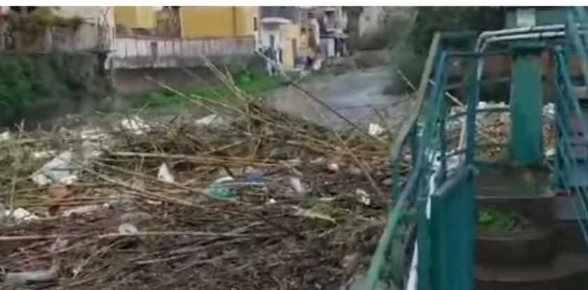 Scafati. Maltempo, ancora disagi. Aliberti: “La Regione con le sue soluzioni inonda la città di spazzatura”