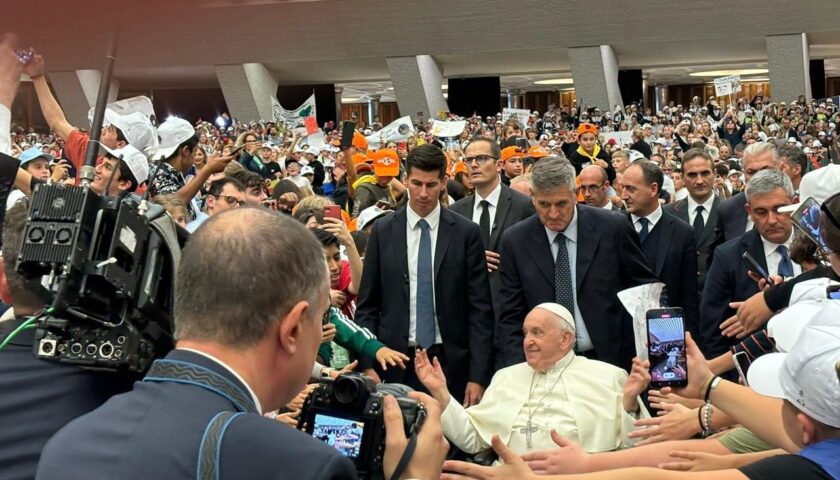 Ravello. Il sindaco Vuilleumier con una delegazione di bambini in Vaticano per incontrare il Papa