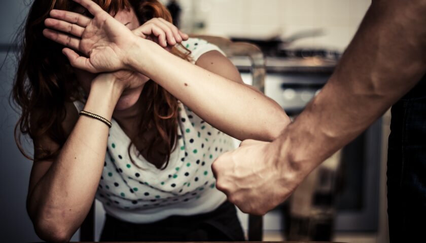 Scafati, violenza sulla moglie: divieto di avvicinamento per un 37enne