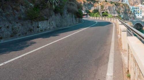 Caduta di massi, chiusa strada temporaneamente la statale 163 “Amalfitana” tra le province di Napoli e Salerno